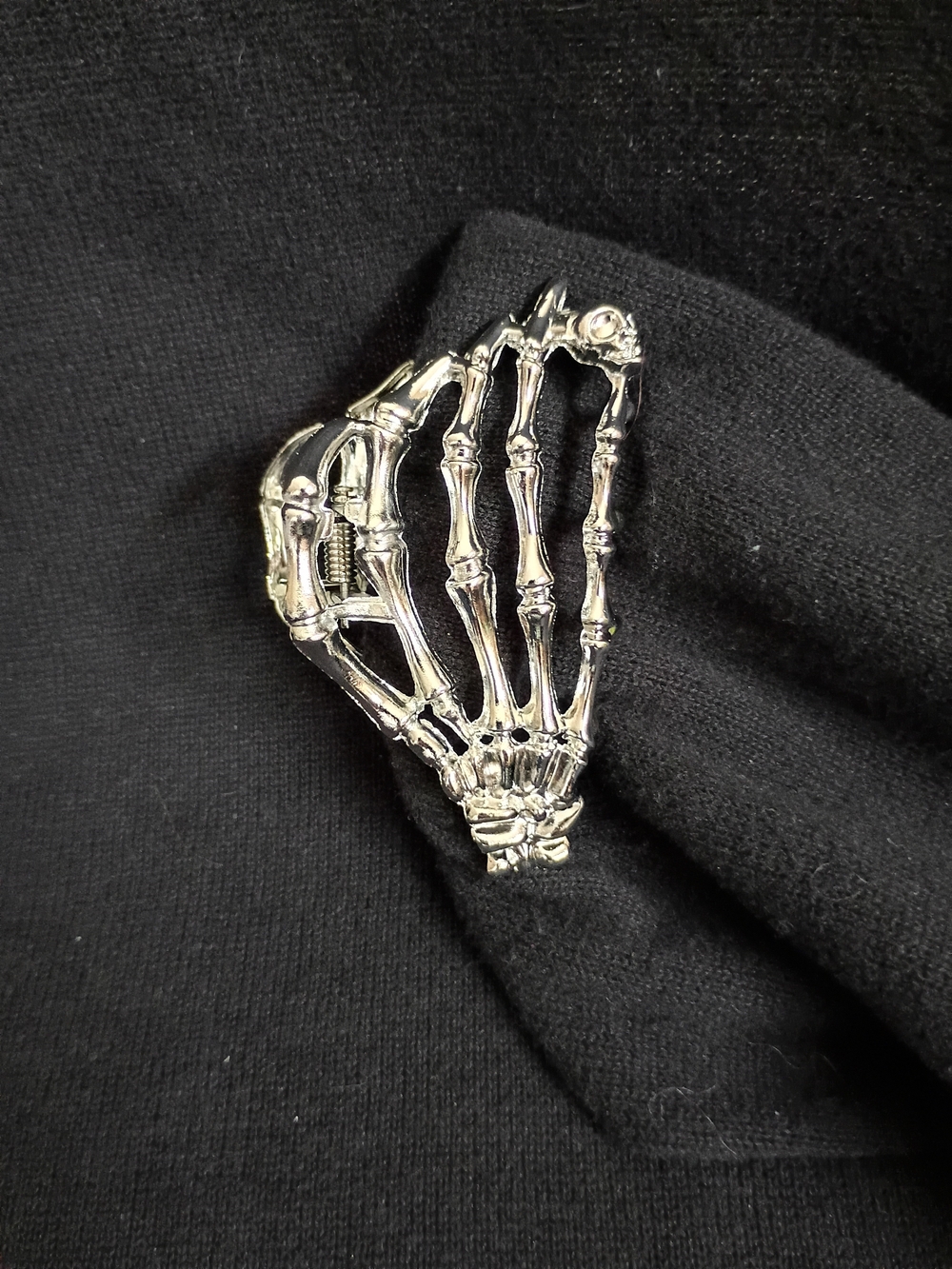*NWOT* Silver Skeleton Hand Hair Clip - Women's Accessories